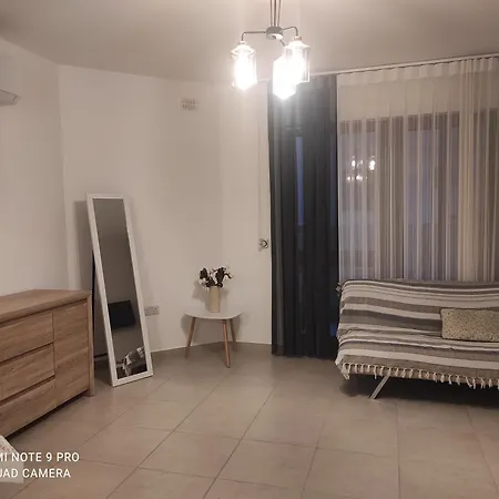 Luxurious One Bedroom By The Close To St Julians * Baħar iċ-Ċagħaq