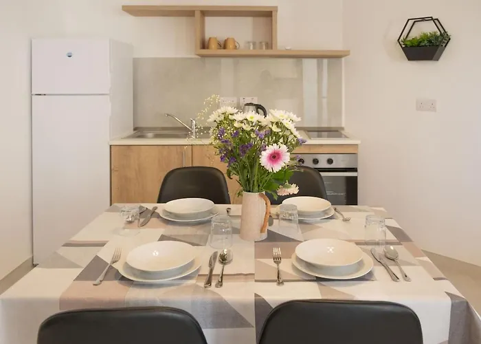 Luxurious One Bedroom By The Close To St Julians *