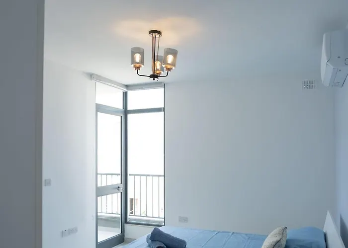 Luxurious One Bedroom By The Close To St Julians *