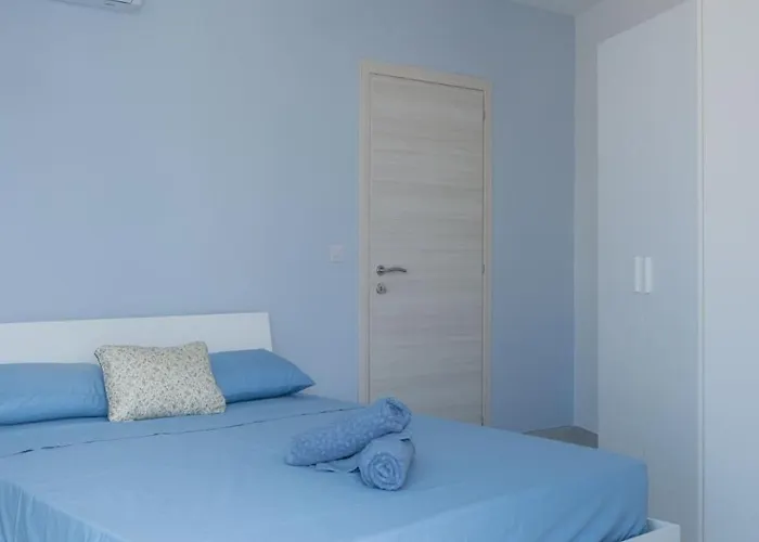 Luxurious One Bedroom By The Close To St Julians Apartment *