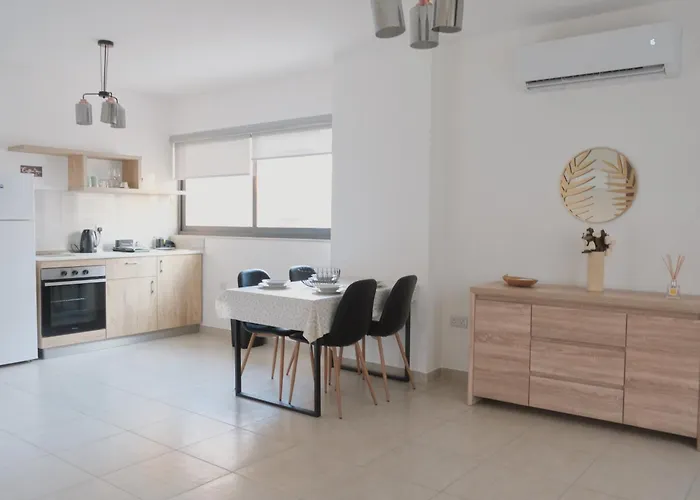 Luxurious One Bedroom By The Close To St Julians Bahar ic-Caghaq