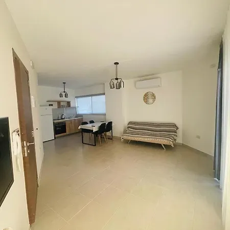 Luxurious One Bedroom By The Close To St Julians Apartmán