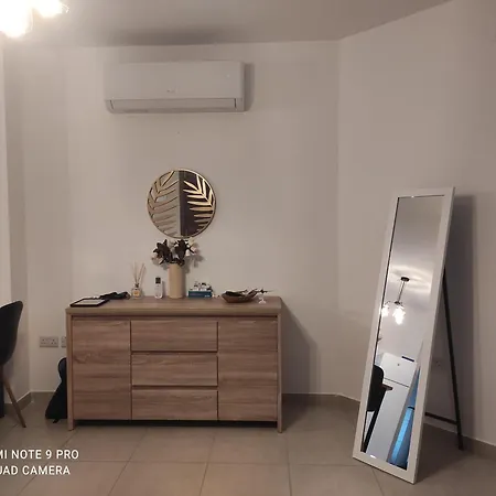 Luxurious One Bedroom By The Close To St Julians