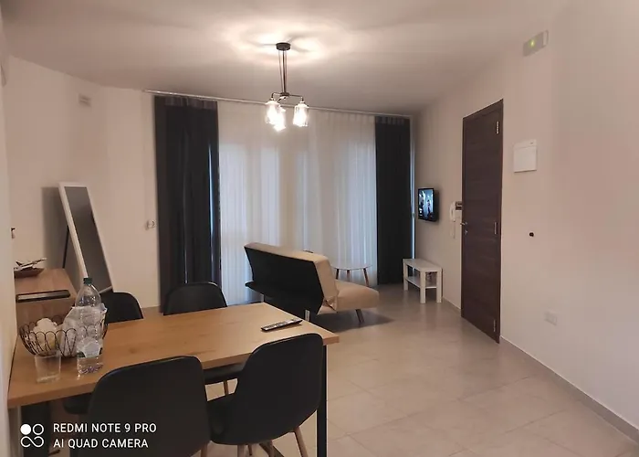 Luxurious One Bedroom By The Close To St Julians Apartmán *