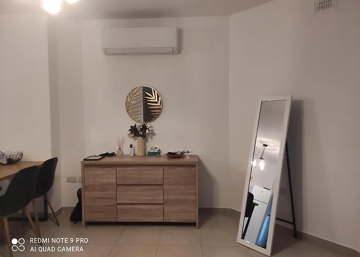 Luxurious One Bedroom By The Close To St Julians